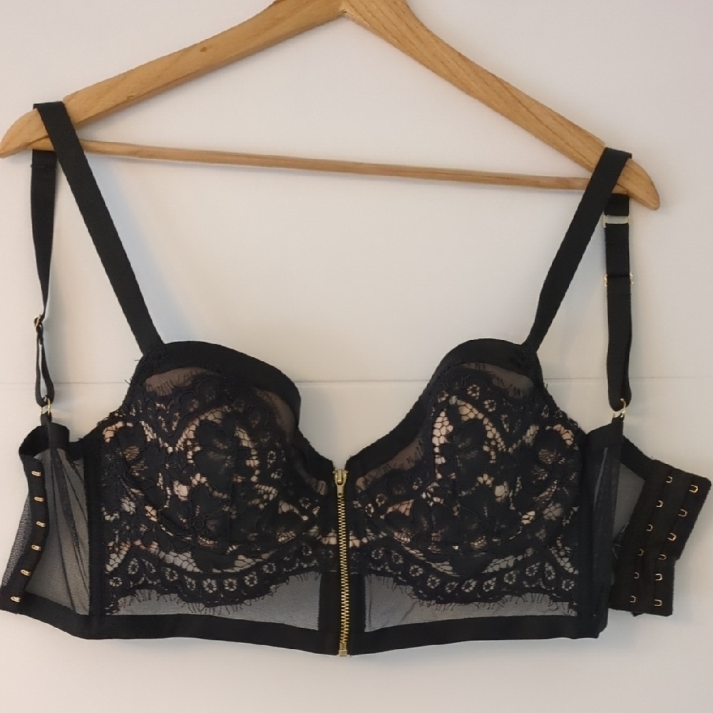 Victoria Secrets Elegant Black Lace Bralette Demi Bustier Sz 32DD